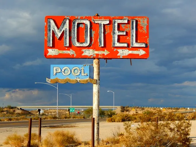 road, signal, guidance, sign, signpost, travel, motel, vintage, abandoned, trip, blue travel, blue road, blue vintage, motel, motel, motel, motel, motel