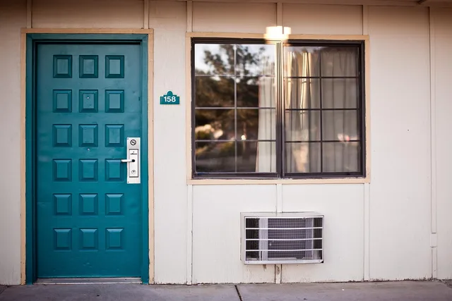 usa, to travel, america, vacations, california, nevada, las vegas, road trip, summer, dry, adventure, hotel, nature, entrance, motel, window, door, air conditioner, pension, stay. 6 things nobody tells you about historic motel restoration
