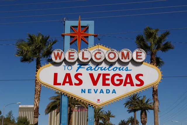 welcome to las vegas, las, vegas, sign, las vegas, las vegas sign, welcome, nevada, fabulous, neon, las vegas strip, blue welcome, blue neon, las vegas, las vegas, las vegas, las vegas, las vegas. How The Neon Museum and Las Vegas sign shops restore historic signs