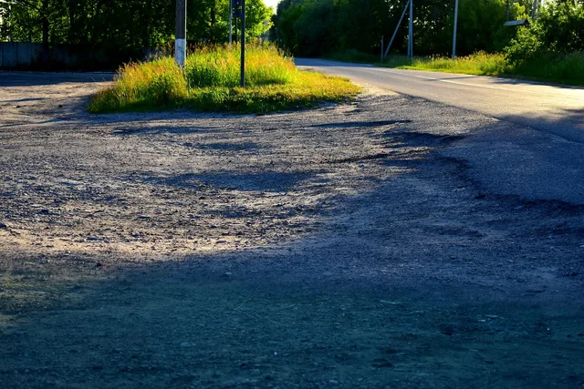 roadside, grass, nature, road, path, pavement, landscape, light, shadow. Roadside building case studies tips: where to stand on a live site
